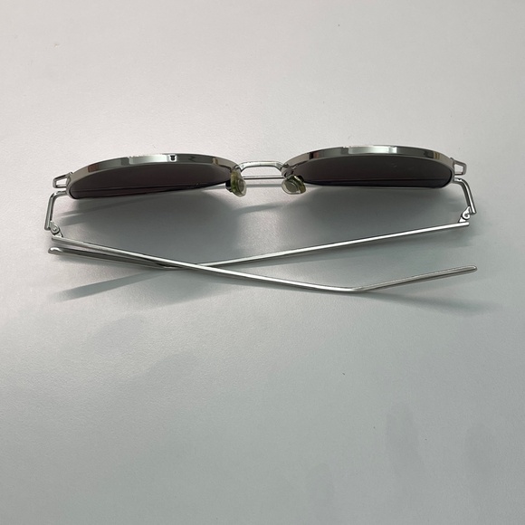 Gentle Monster Love punch Silver tone cat eye mirrored Col.2 Sunglasses - Picture 9 of 11